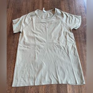 Athleta Green Short Sleeve Shirt - Size M